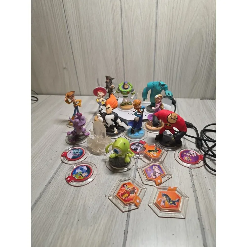 DISNEY INFINITY Figures Lot Character Power Discs Portal Base Everything Pict